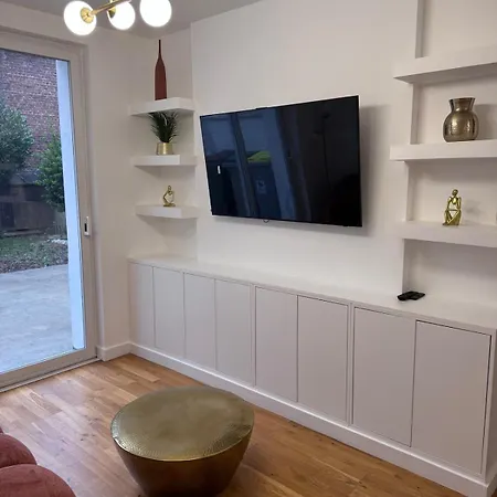 펜션 Stylish Family House - 6 Bedrooms 칼라이스