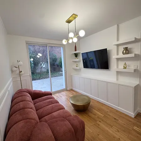 Stylish Family House - 6 Bedrooms * 칼라이스
