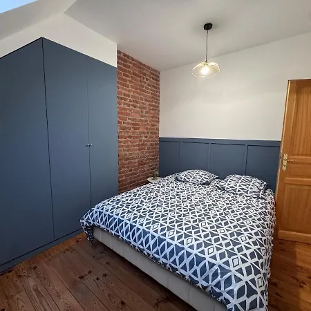 Stylish Family House - 6 Bedrooms 펜션 칼라이스