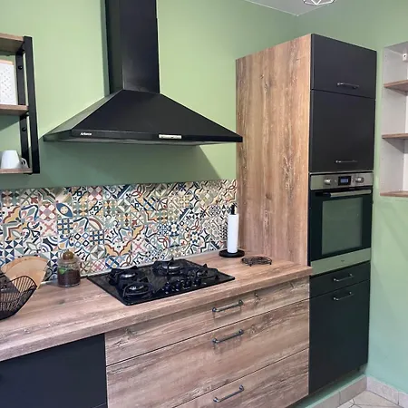 Stylish Family House - 6 Bedrooms *