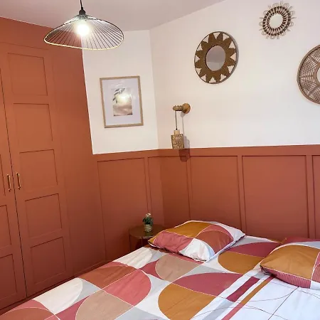 Stylish Family House - 6 Bedrooms Casa de Férias Calais